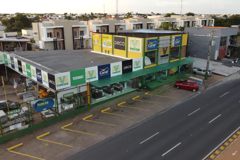 Fachada da loja Vimezer Caçari